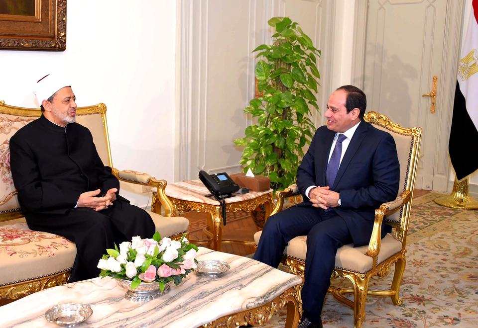 "Egyptian President Abdel Fattah al-Sisi (R) meets with Al-Azhar's Grand Imam Ahmed al-Tayeb at the Ittihadiya presidential palace in Cairo, Egypt February 26, 2017. (Credit: The Egyptian Presidency / Reuters)"